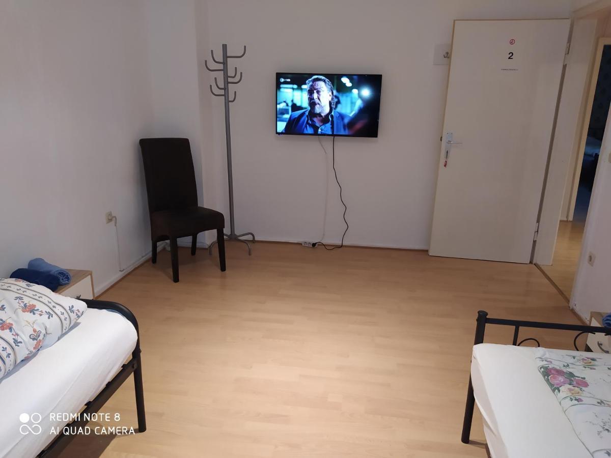 Misha,S Hostel ดุยส์บูร์ก ภายนอก รูปภาพ